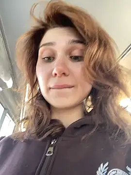 QuitieLia online show from 03/14/26, 01:06