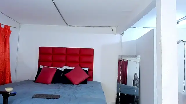 Snapshot of LyonGallego_ chatting on 11/14/25, 10:19 LyonGallego online show from 11/14/25, 10:19