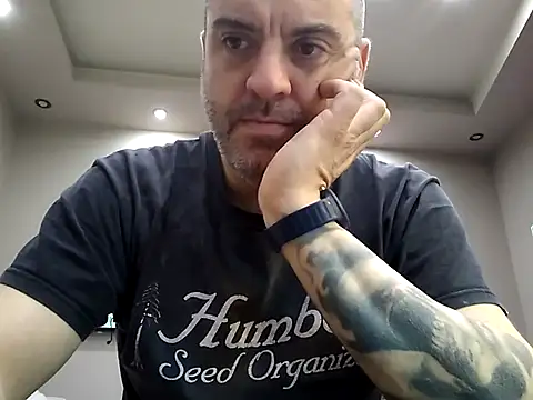Snapshot of LSD669 chatting on 12/03/24, 06:32 LSD669 online show from 12/03/24, 06:32