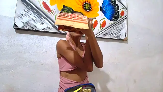 Snapshot of luciana_daza chatting on 10/07/25, 10:44 luciana daza online show from 10/07/25, 10:44