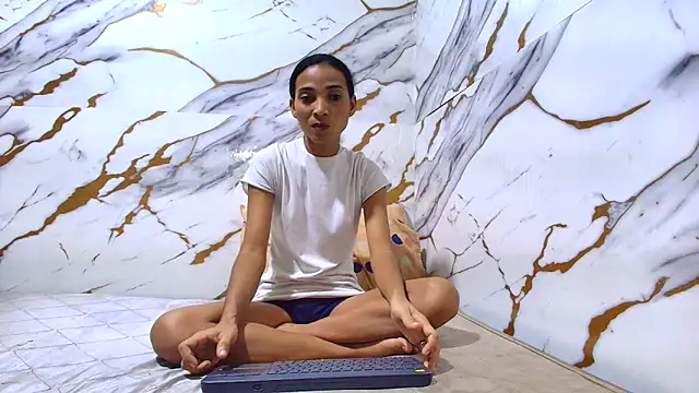 Snapshot of luciana_daza chatting on 03/03/26, 07:43 luciana daza online show from 03/03/26, 07:43