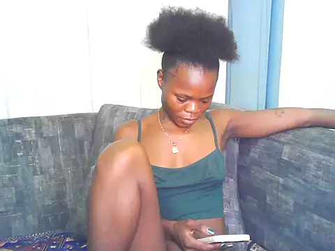 Snapshot of petiteebony_81 chatting on 02/26/25, 10:49 petiteebony 81 online show from 02/26/25, 10:49
