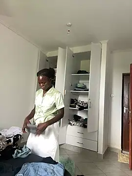 petiteebony 81 online show from 03/19/26, 06:35