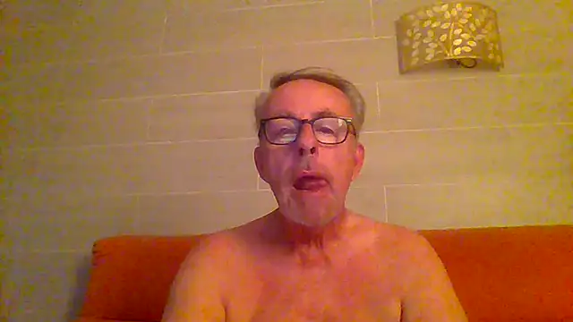 Snapshot of tuggy59 chatting on 07/19/26, 05:16 tuggy59 online show from 07/19/26, 05:16