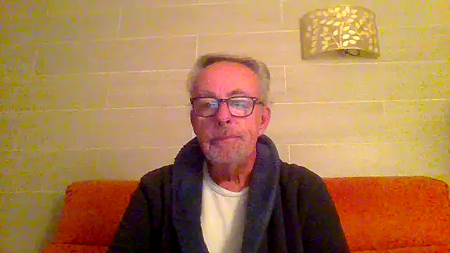 tuggy59 online show from 12/23/25, 06:34