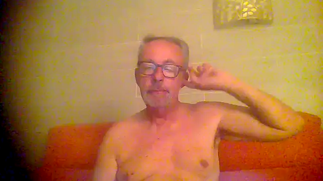 tuggy59 online show from 10/21/25, 04:56