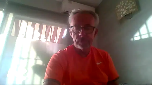 tuggy59 online show from 10/30/25, 07:28