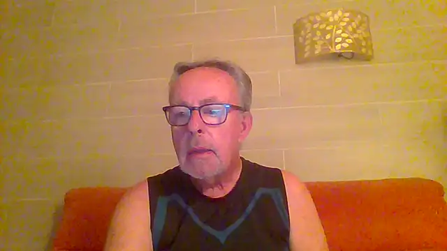 Snapshot of tuggy59 chatting on 06/26/26, 03:34 tuggy59 online show from 06/26/26, 03:34