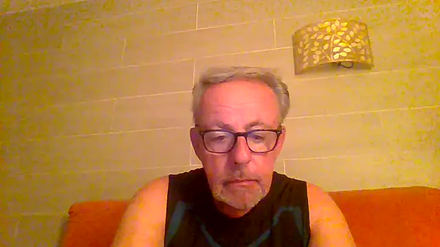 Snapshot of tuggy59 chatting on 06/28/26, 04:19 tuggy59 online show from 06/28/26, 04:19