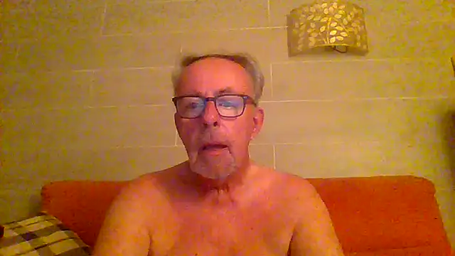 Snapshot of tuggy59 chatting on 07/21/26, 03:41 tuggy59 online show from 07/21/26, 03:41
