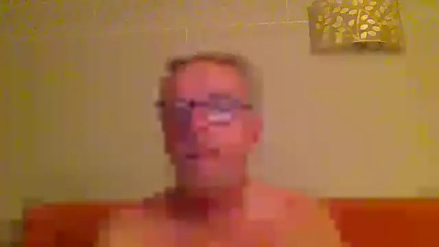 Snapshot of tuggy59 chatting on 07/15/26, 04:52 tuggy59 online show from 07/15/26, 04:52