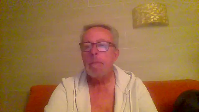 tuggy59 online show from 04/05/26, 03:35