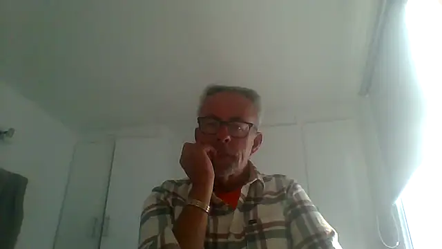 tuggy59 online show from 09/18/25, 03:04