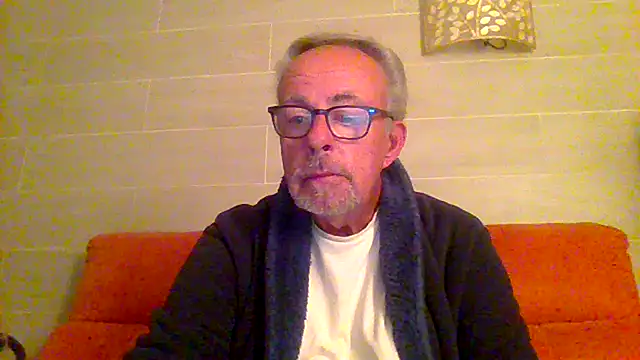 tuggy59 online show from 12/05/25, 02:43