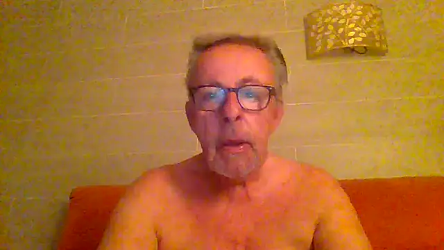 Snapshot of tuggy59 chatting on 07/02/26, 04:51 tuggy59 online show from 07/02/26, 04:51