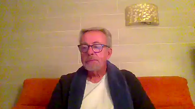 tuggy59 online show from 12/22/25, 06:02