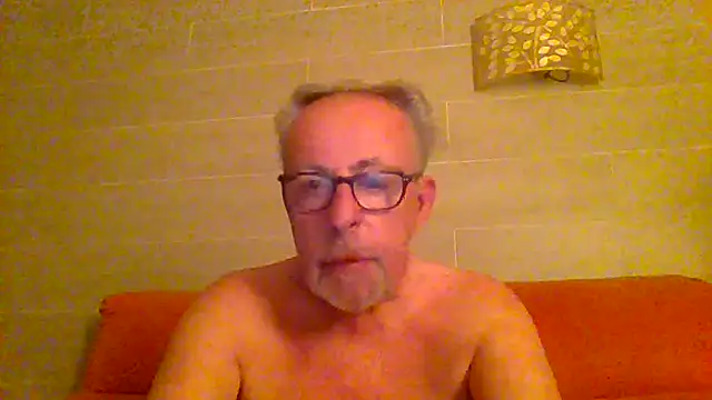 Snapshot of tuggy59 chatting on 07/07/26, 03:53 tuggy59 online show from 07/07/26, 03:53
