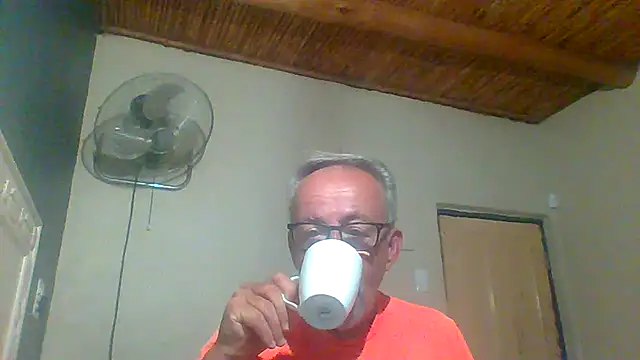 tuggy59 online show from 10/12/25, 05:42