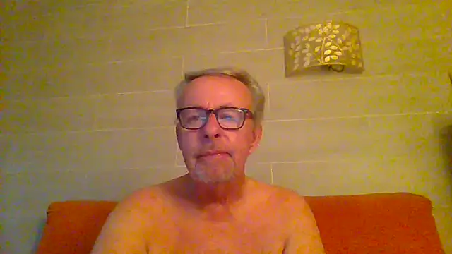 Snapshot of tuggy59 chatting on 06/27/26, 05:02 tuggy59 online show from 06/27/26, 05:02