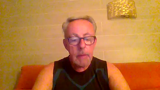 Snapshot of tuggy59 chatting on 07/04/26, 03:57 tuggy59 online show from 07/04/26, 03:57