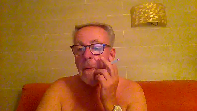 Snapshot of tuggy59 chatting on 07/13/26, 03:50 tuggy59 online show from 07/13/26, 03:50