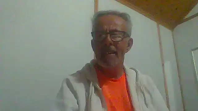 tuggy59 online show from 09/30/25, 06:41