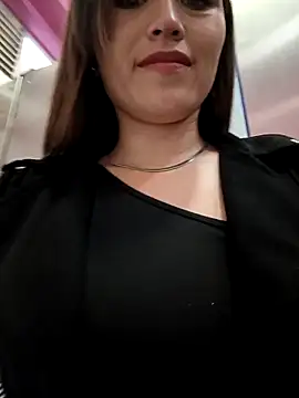 Snapshot of marena_saenz chatting on 10/24/25, 05:45 marena saenz online show from 10/24/25, 05:45