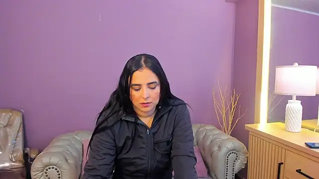 Snapshot of taylor_bennet chatting on 10/20/25, 12:06 taylor bennet online show from 10/20/25, 12:06