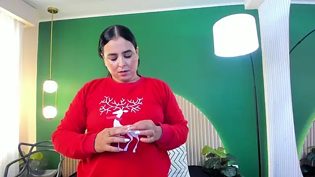 Snapshot of taylor_bennet chatting on 12/16/25, 11:47 taylor bennet online show from 12/16/25, 11:47