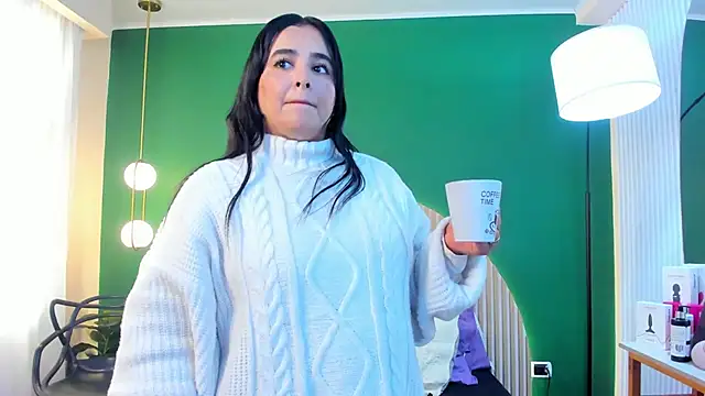 Snapshot of taylor_bennet chatting on 12/04/25, 11:53 taylor bennet online show from 12/04/25, 11:53