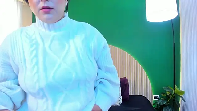 Snapshot of taylor_bennet chatting on 12/17/25, 11:48 taylor bennet online show from 12/17/25, 11:48