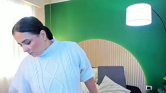 taylor bennet online show from 12/19/25, 11:45