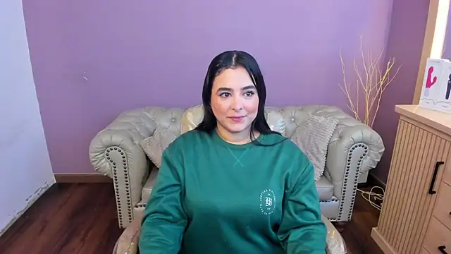 Snapshot of taylor_bennet chatting on 11/27/25, 11:43 taylor bennet online show from 11/27/25, 11:43