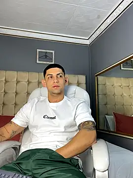 Alex cute77 online show from 09/26/25, 11:06
