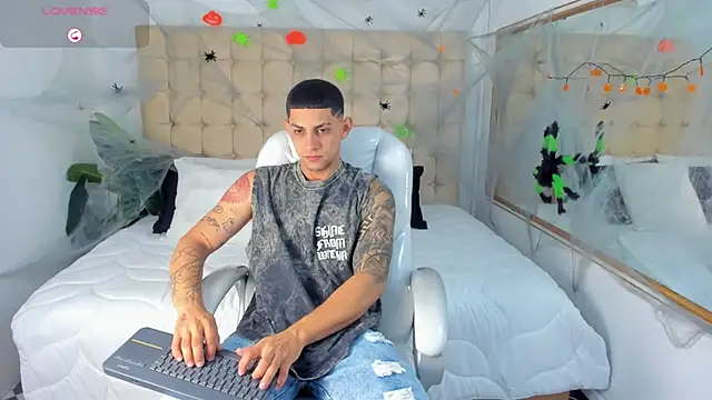 Alex cute77 online show from 10/07/25, 11:55
