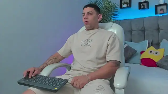 Alex cute77 online show from 05/15/26, 12:03