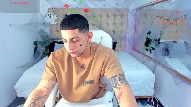 Alex cute77 online show from 10/10/25, 12:06