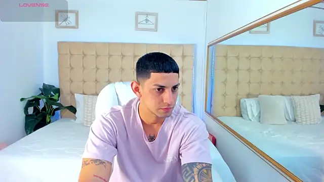 Alex cute77 online show from 10/01/25, 12:31
