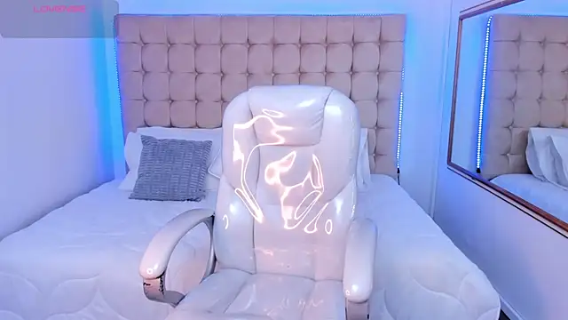 Snapshot of Alex_cute77 chatting on 11/29/25, 12:05 Alex cute77 online show from 11/29/25, 12:05