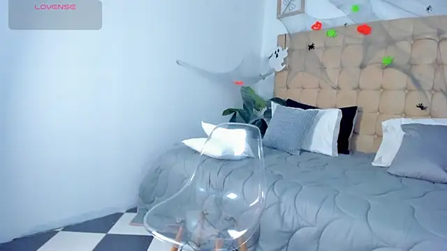 Snapshot of Alex_cute77 chatting on 11/04/25, 11:25 Alex cute77 online show from 11/04/25, 11:25