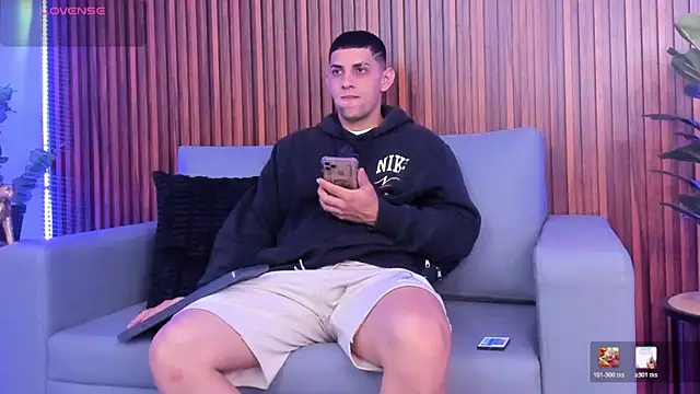 Snapshot of Alex_cute77 chatting on 02/18/26, 11:50 Alex cute77 online show from 02/18/26, 11:50