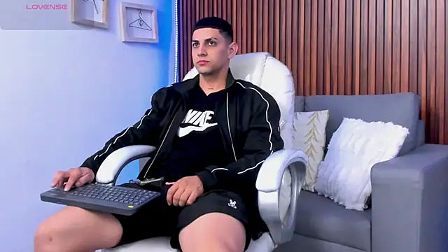 Alex cute77 online show from 05/23/26, 12:26