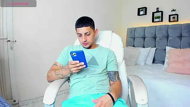 Alex cute77 online show from 02/28/25, 12:31