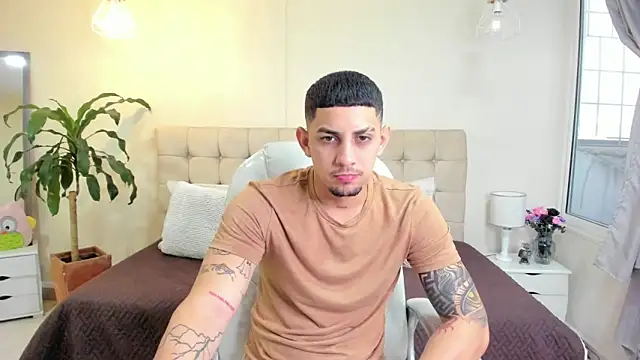 Alex cute77 online show from 03/20/25, 12:11