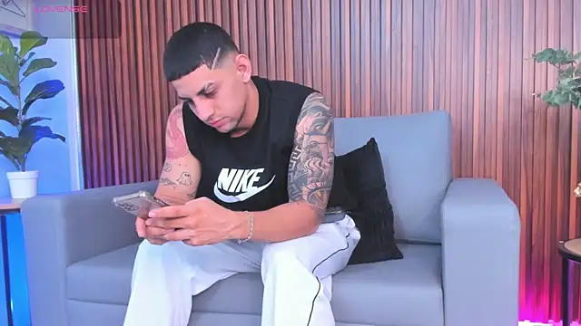 Snapshot of Alex_cute77 chatting on 02/28/26, 12:05 Alex cute77 online show from 02/28/26, 12:05