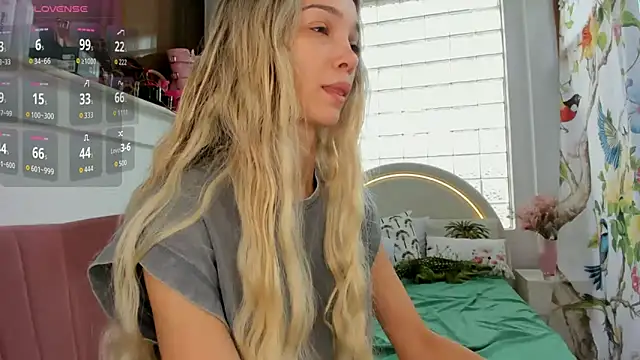 Snapshot of Sassy_Teen chatting on 07/16/26, 05:37 Sassy Teen online show from 07/16/26, 05:37
