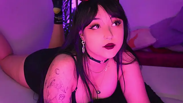 Gloomydoll online show from 04/11/26, 09:07