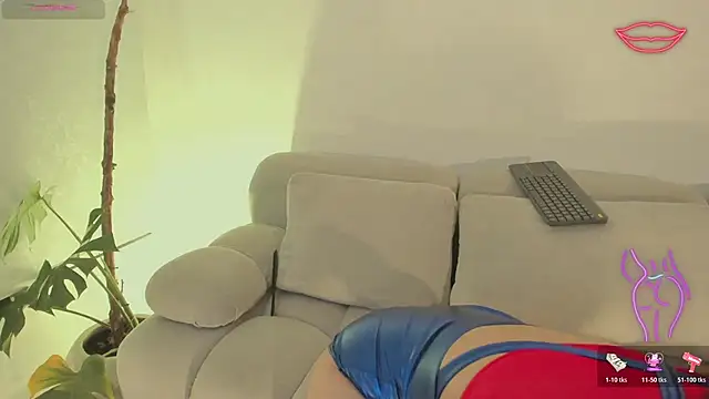 LindseyMoss online show from 10/31/25, 12:51