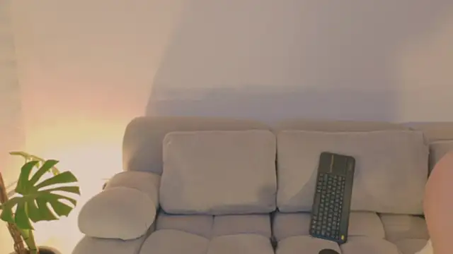 LindseyMoss online show from 11/27/25, 10:43