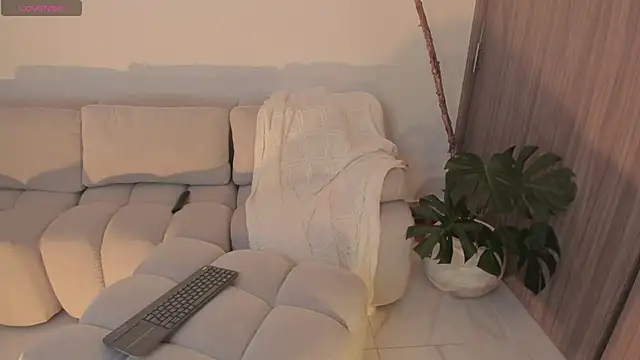 Snapshot of LindseyMoss chatting on 10/11/25, 12:55 LindseyMoss online show from 10/11/25, 12:55